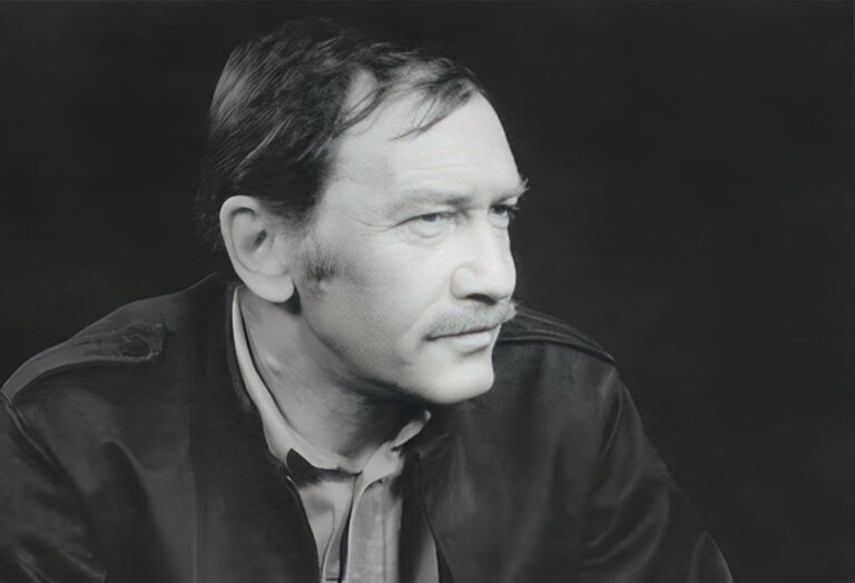 Turgut Uyar Kimdir? Kısaca Hayatı ve Şiirleri